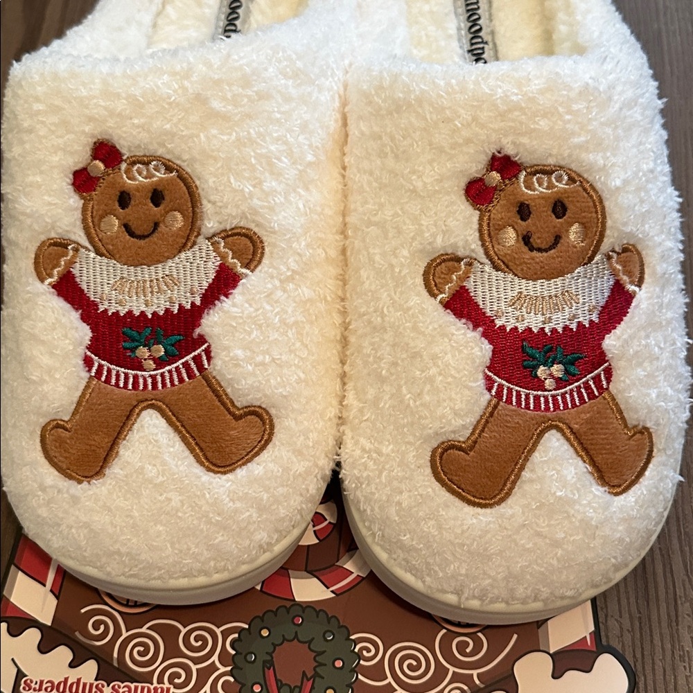 Gingerbread Man Ladies Slippers - Picture 8 of 9